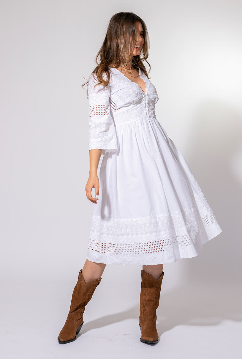 ROCHIE AMELIA