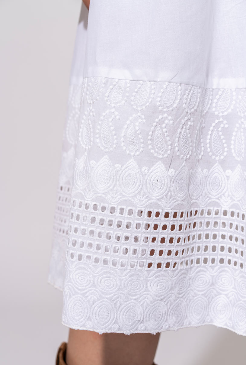 ROCHIE AMELIA
