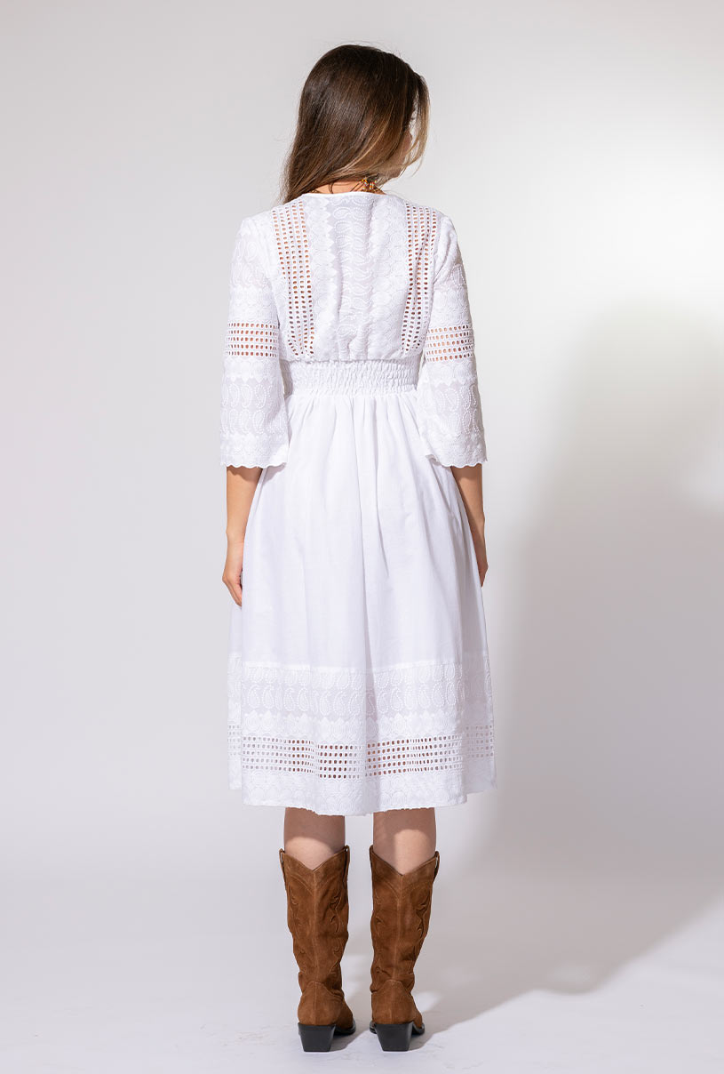 ROCHIE AMELIA